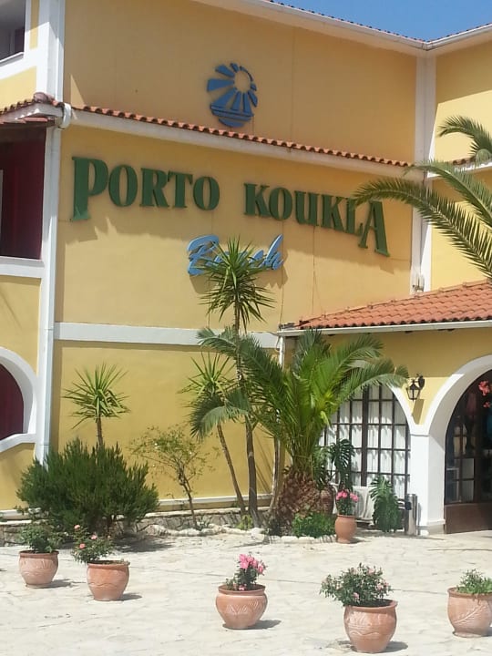 Der Eingang zum wohlfühlen Porto Koukla Beach