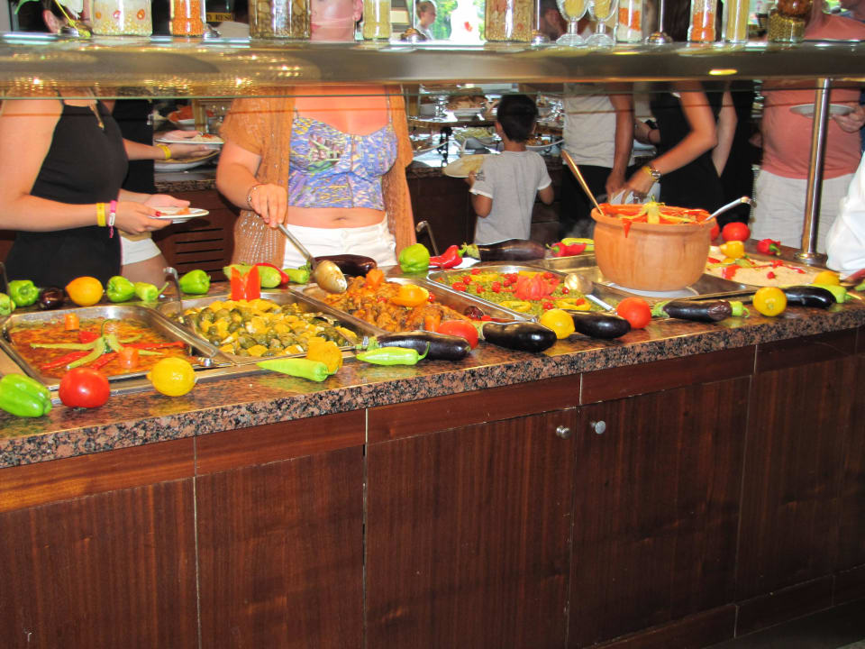 Büffet abends Hotel Victory Resort