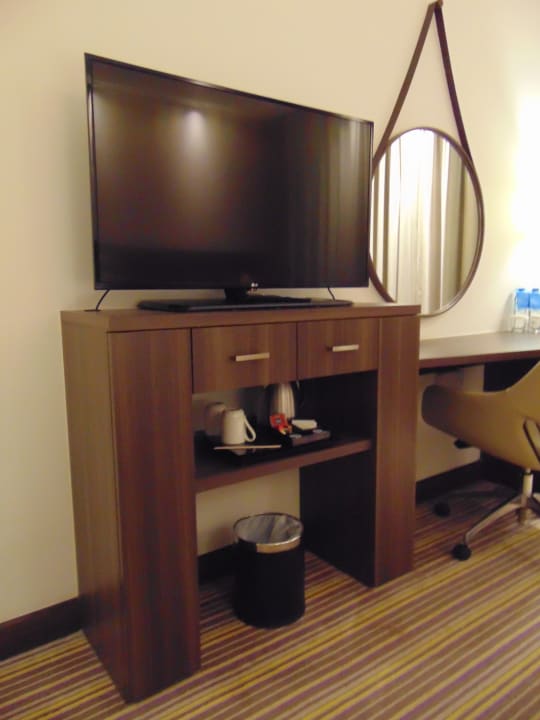 Zimmer Hampton By Hilton Dubai Airport