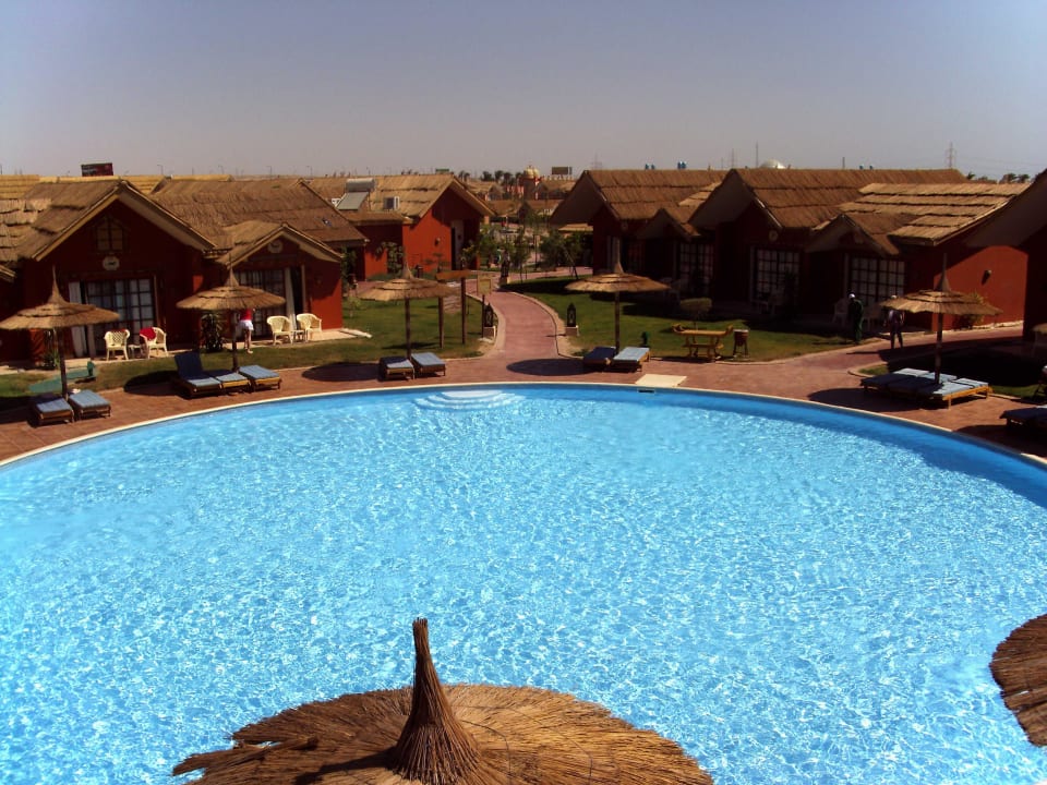 Entspannung pur, ein Pool von vielen Pickalbatros Jungle Aqua Park Resort - Neverland Hurghada