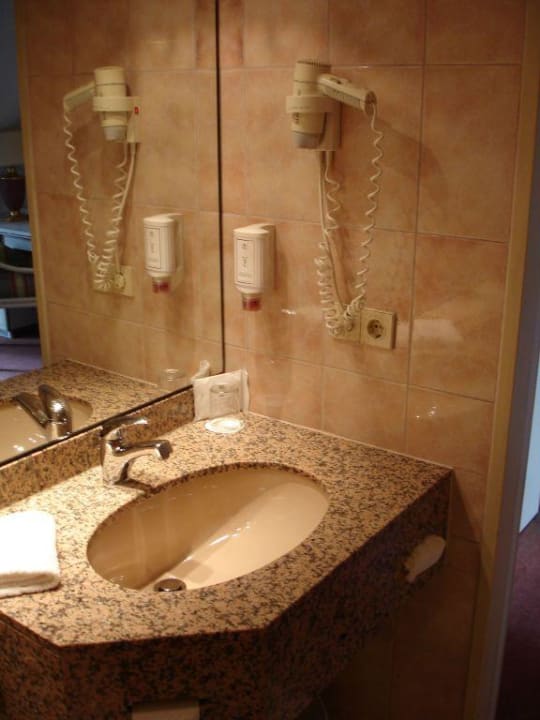 Blick auf das Waschbecken! Hotel SchreiberHof