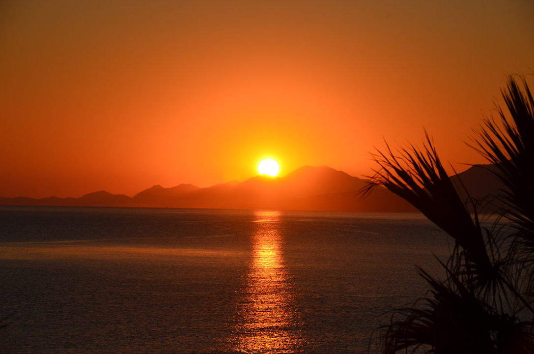 Sonnenaufgang vom Balkon aufgenommen Hotel Corissia Princess