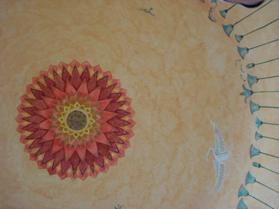 Deckengemälde in der Lobby Hotel Nubian Village