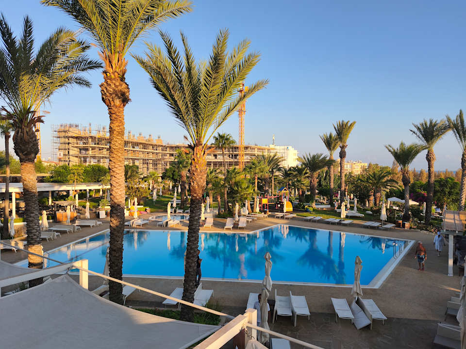 Pool Crystal Springs Beach Hotel