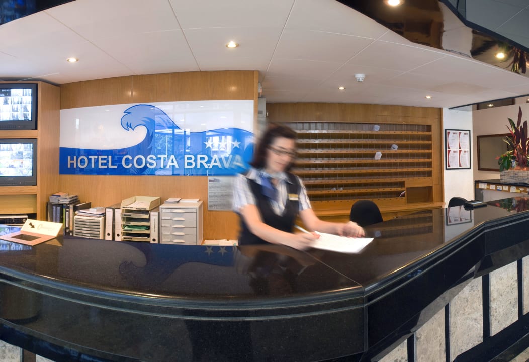 Reception Hotel GHT Costa Brava & SPA