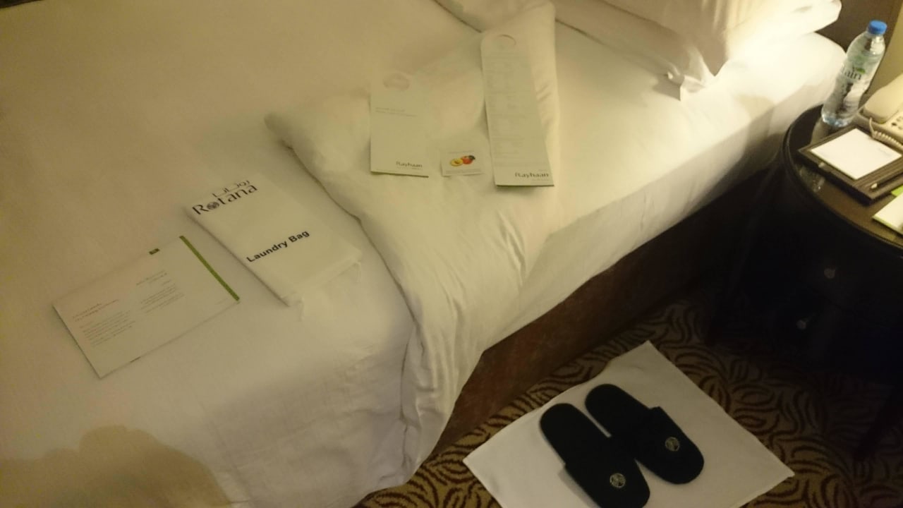 Bett  Rose Rayhaan by Rotana