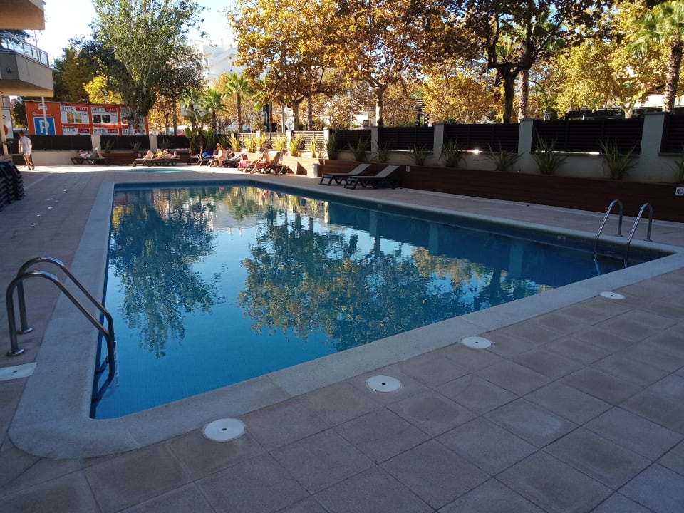 Pool California Apartments