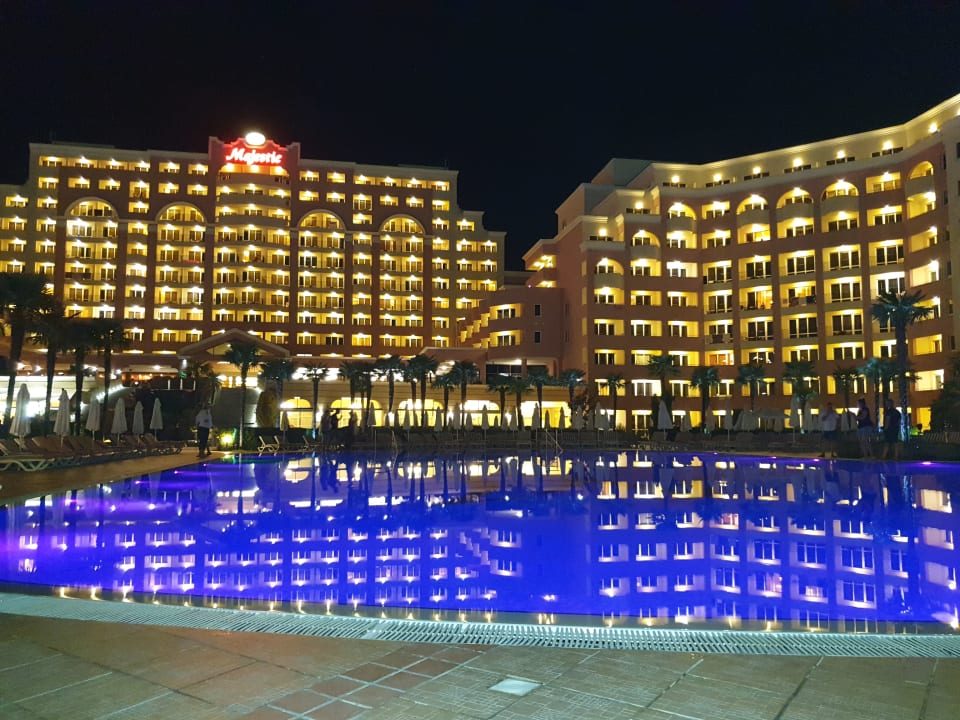 Pool DIT Majestic Beach Resort