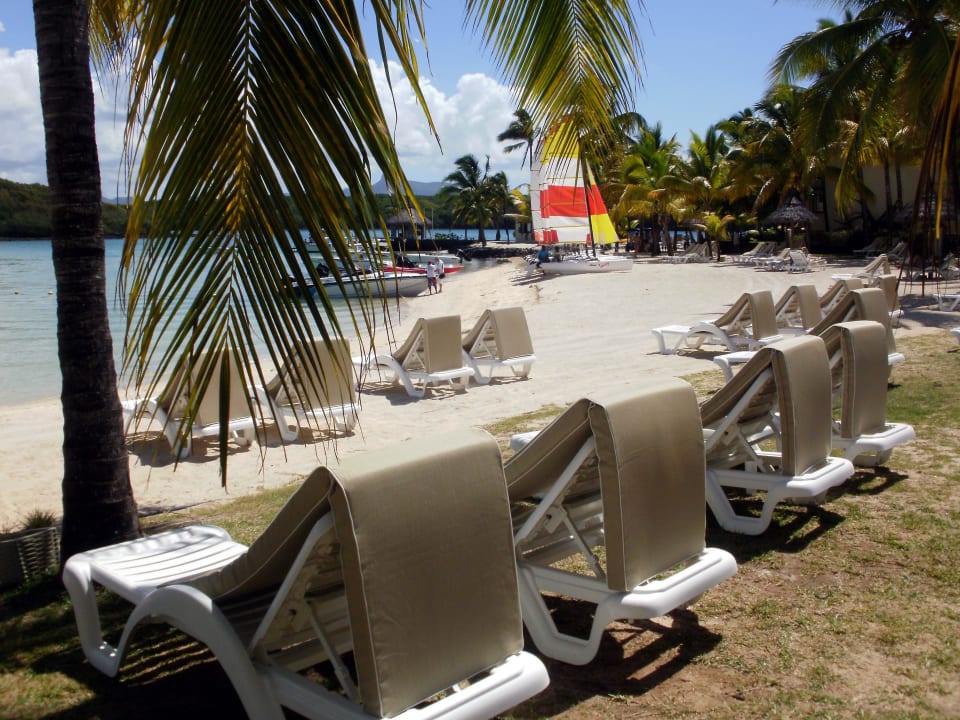 Strand vor Poolanlage Shandrani Beachcomber Resort & Spa