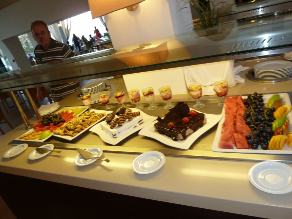 Das Dessertbüffet TUI BLUE Oceanis Beach and Spa Resort