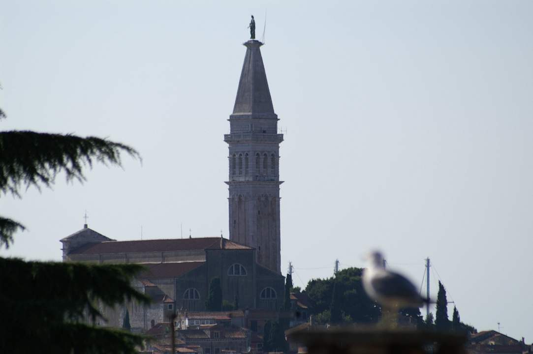 Mit Zoomobjektiv vom Balkon fotografiert Apartments Davorka