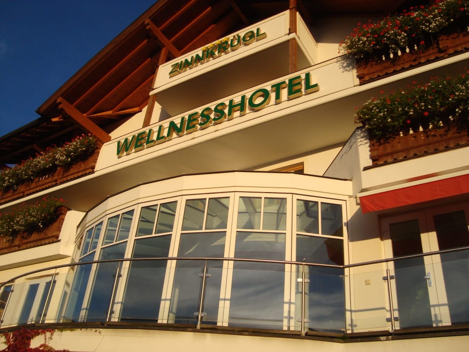 Blick auf die Außenfront des Hotels Hotel Zinnkrügl