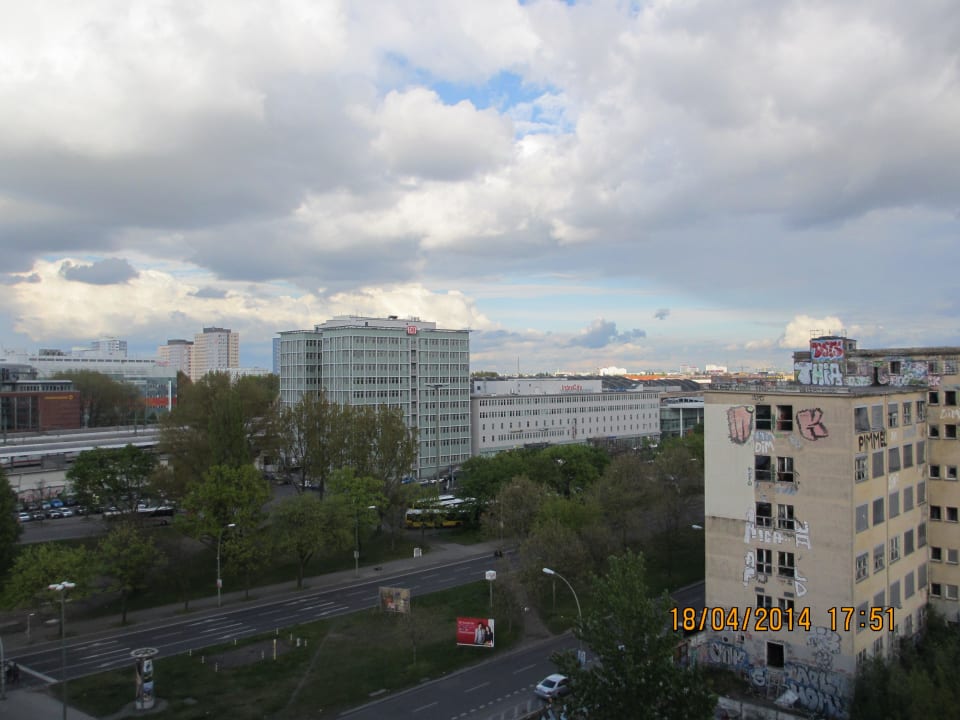 . . .  aus dem Fenster guck :-) me and all hotel Berlin east side, part of JdV by Hyatt