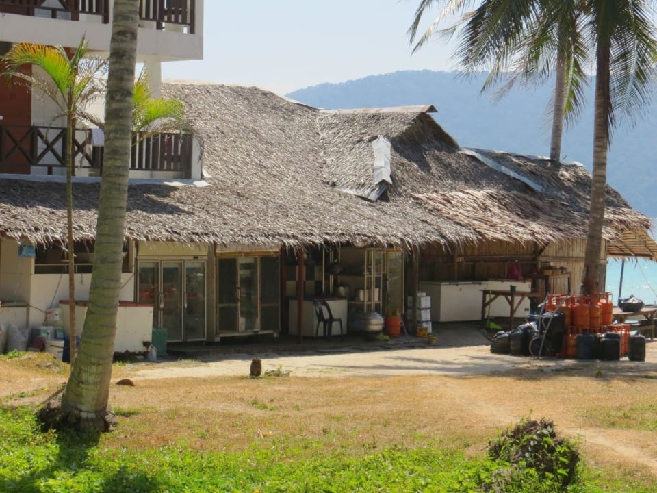 Hotel seitlich mit Restaurant-Rückseite Hotel Bubu Long Beach Resort