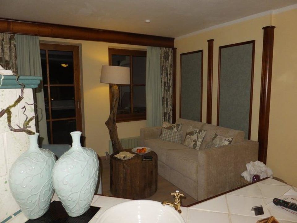 Sitzbereich Wellnesshotel ...liebes Rot-Flüh