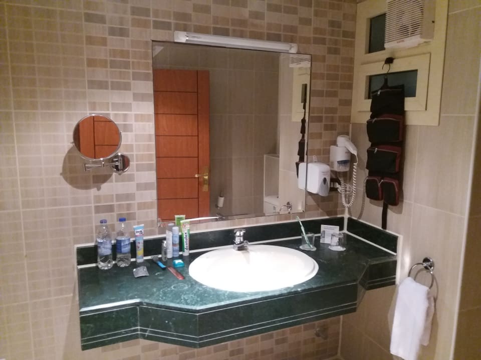 Zimmer Three Corners Equinox Beach Resort