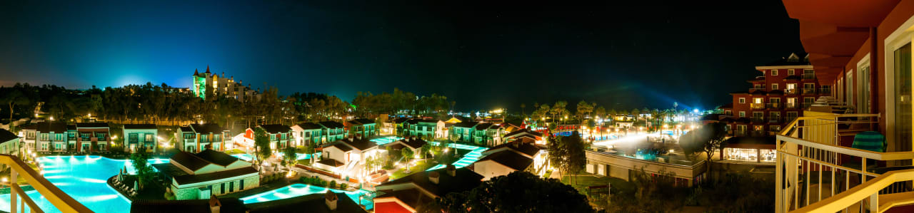 Aussicht vom Balkon bei Nacht IC Hotels Santai Family Resort