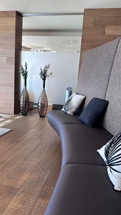 Lobby Hotel Chalet Mirabell