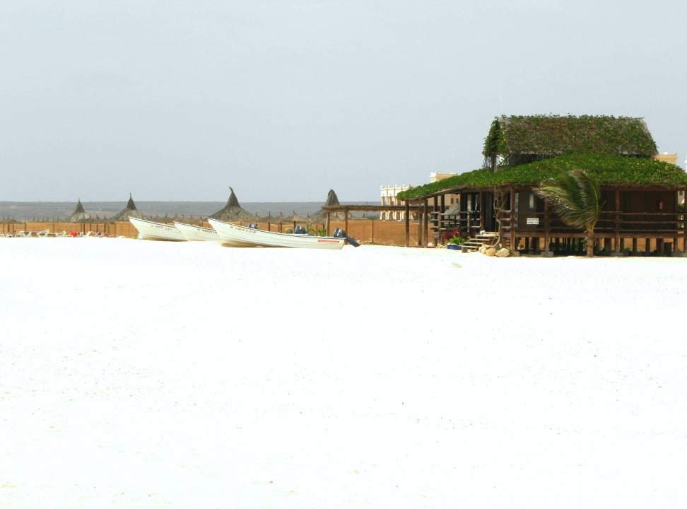 Boote am Strand Hotel Riu Touareg