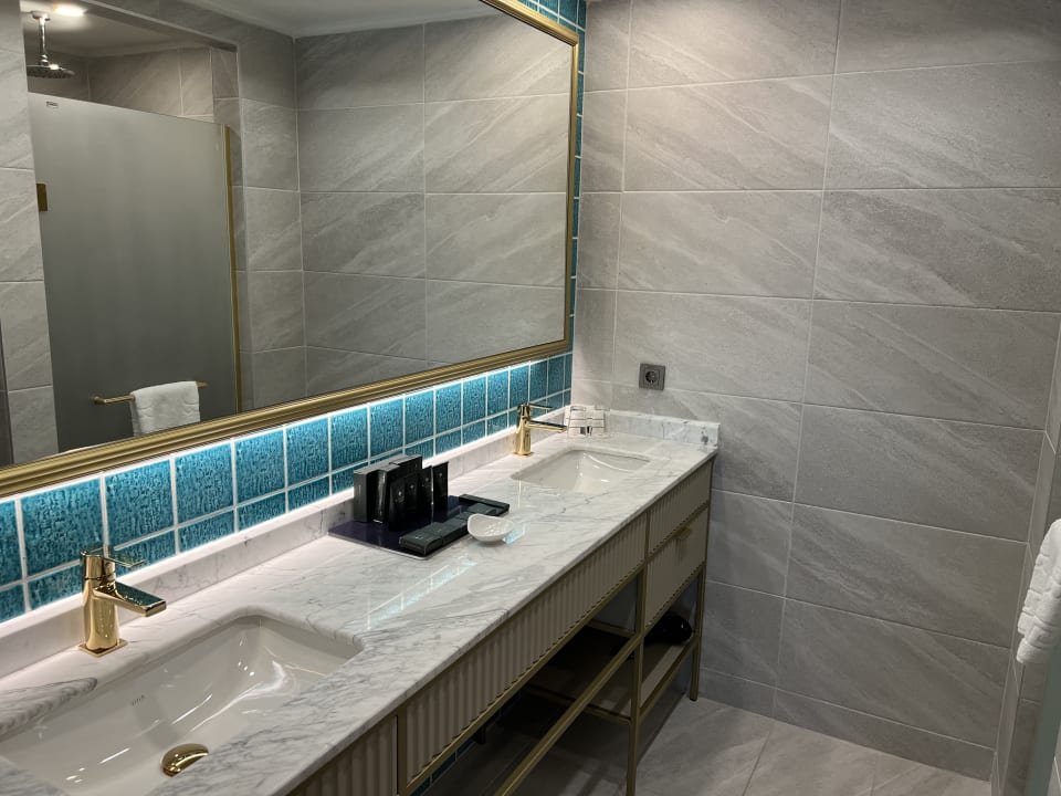 Zimmer Miramare Queen Hotel