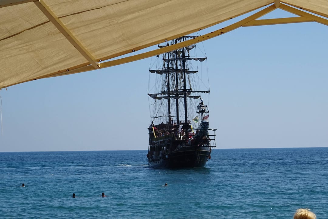 Besuch am Hotelstrand Alan Xafira Deluxe Resort & Spa