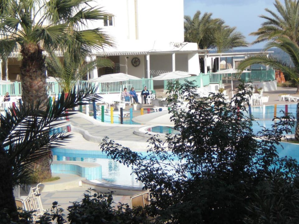 Blick zum Pool Hotel El Mouradi Skanes Beach