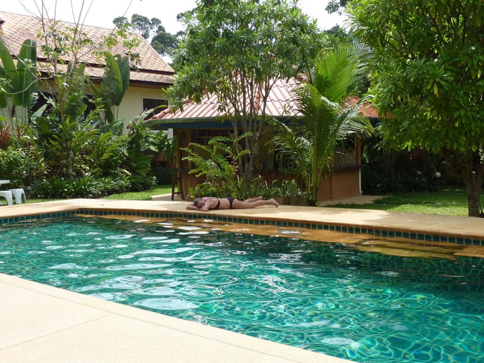 Pool mit Poolbar Hotel Khaolak Riverside Bungalow