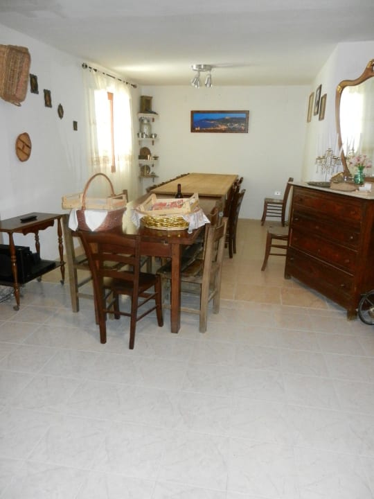 Cantina von Seniora Anna San Leo Cilentissimo