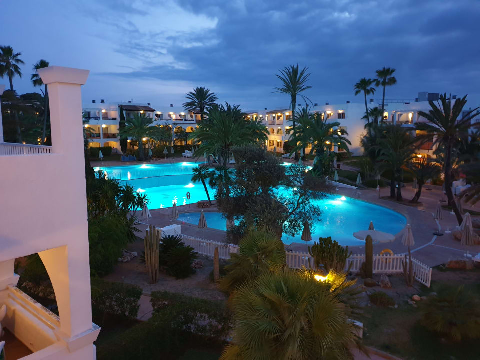 Pool Calimera Fido Gardens