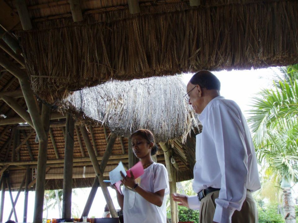 Mr. Said, gestore del bar-ristorante Tamassa Sofitel Imperial Resort & Spa