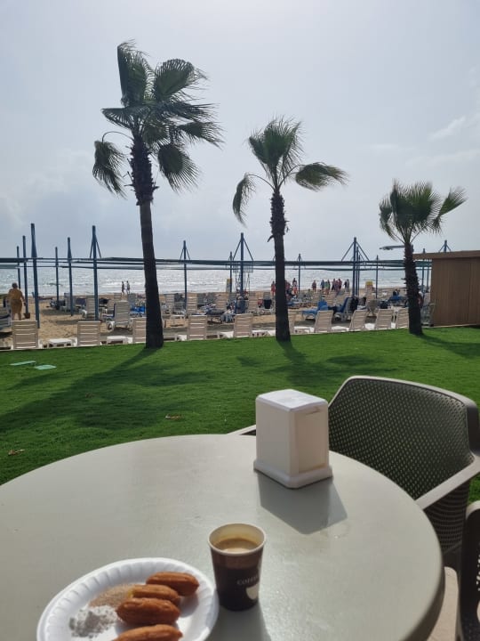 Gastro Iz Flower Side Beach Hotel