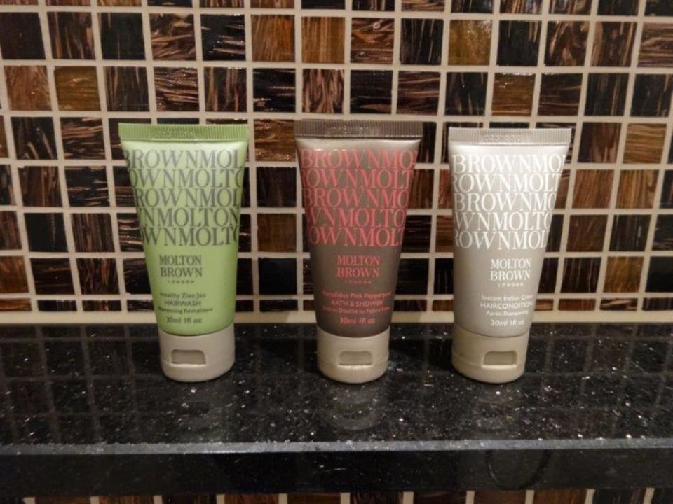 Molton Brown im Badezimmer Le Mirador Resort & Spa