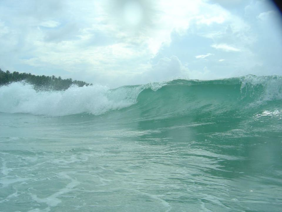 Wellen am stürmischen Tag Hotel Andaman Seaview