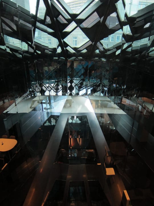 Blick vom 5. Stock in Richtung Lobby SO/VIENNA