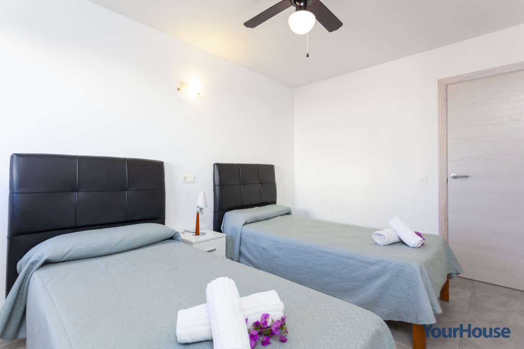 Zimmer YourHouse Acapulco Ferienwohnungen