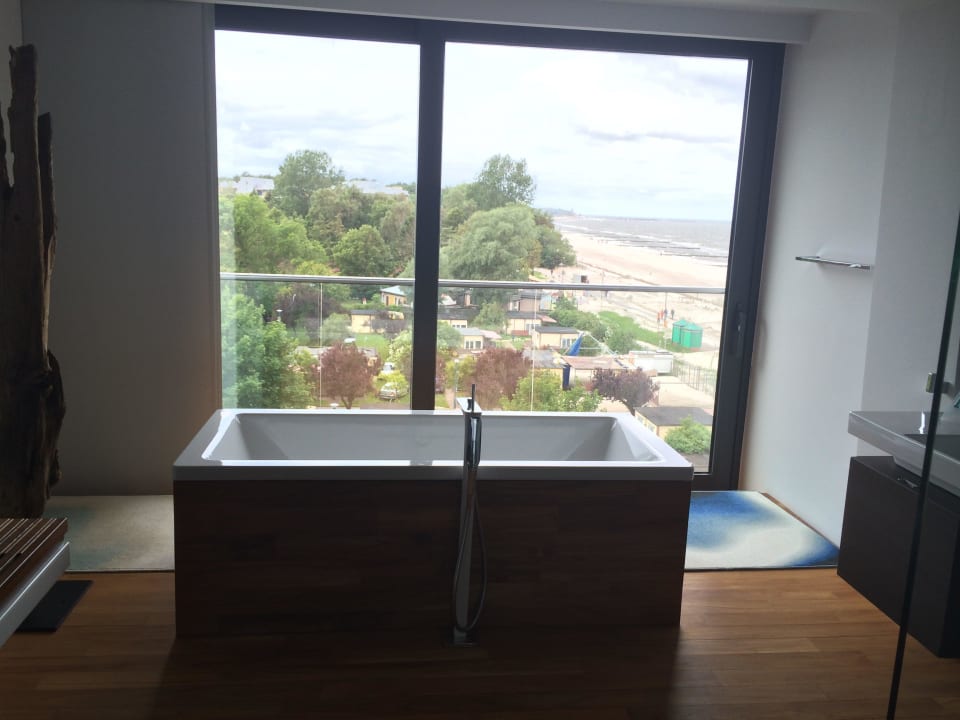 Großes Bad mit Badewanne - Apartment Szejka Marine Hotel by Zdrojowa