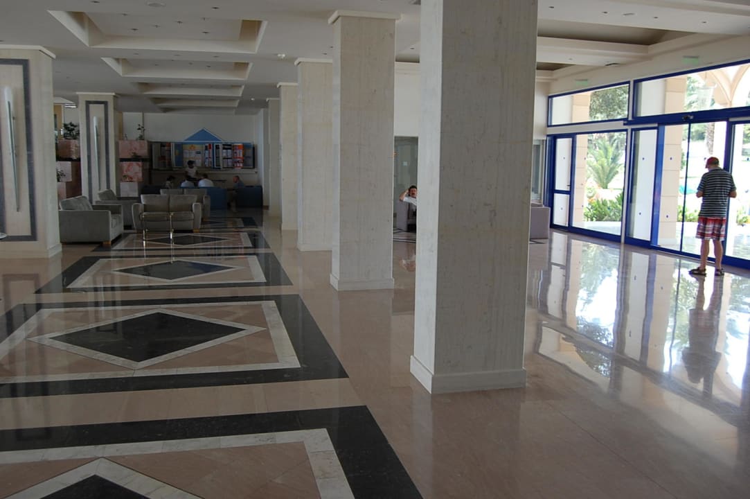 Hol Kresten Palace Hotel