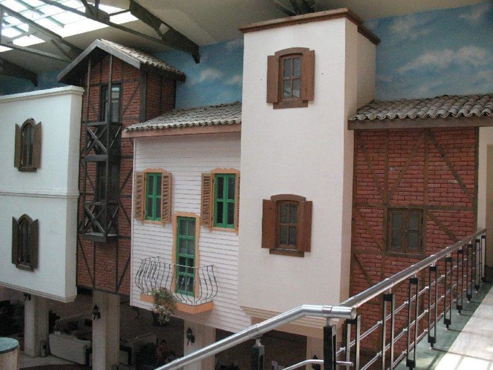 Na piętrze nad recepcją  Salamis Bay Conti Resort Hotel & Casino