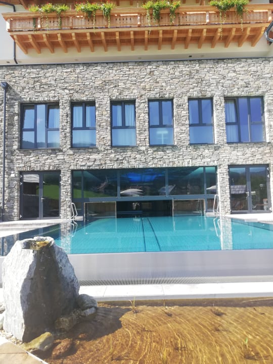 Pool ALMGUT Mountain Wellness Hotel
