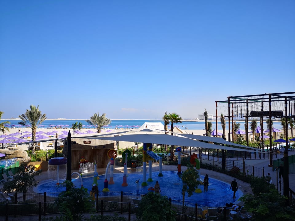 Ausblick Centara Mirage Beach Resort Dubai - A World of Family Fun