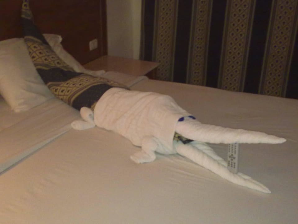 Kunstvolle Figuren  Bliss Nada Beach Resort