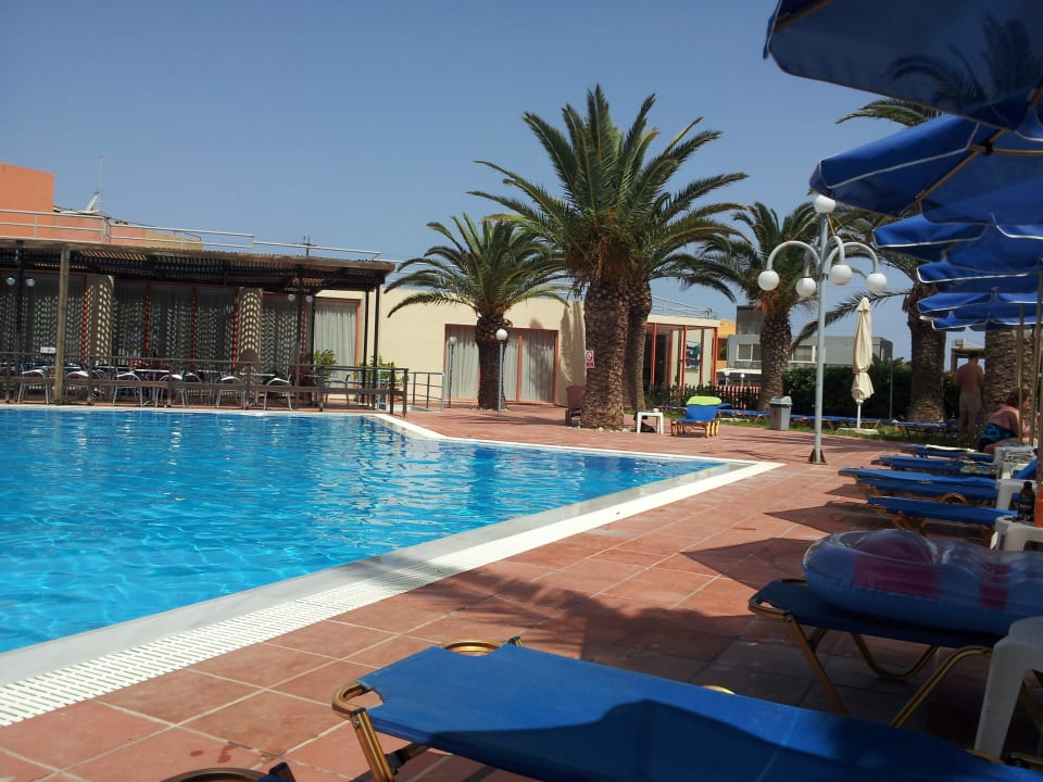 Am Pool Rethymno Village