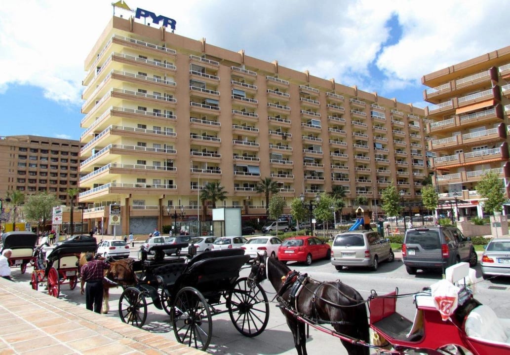 Walkway view Hotel PYR Fuengirola