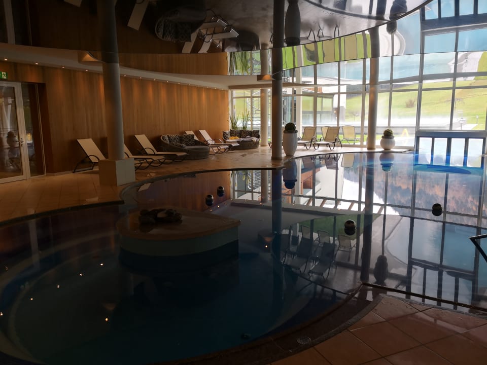 Pool Hotel Schwarzenstein