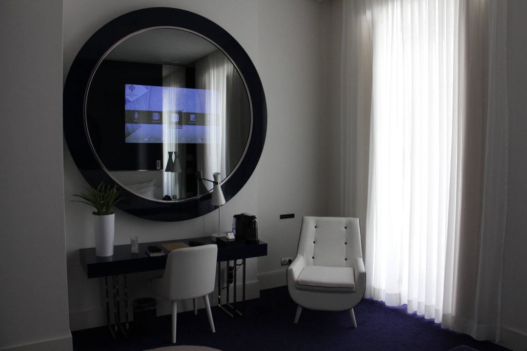 TV im Spiegel Portugal Boutique Hotel