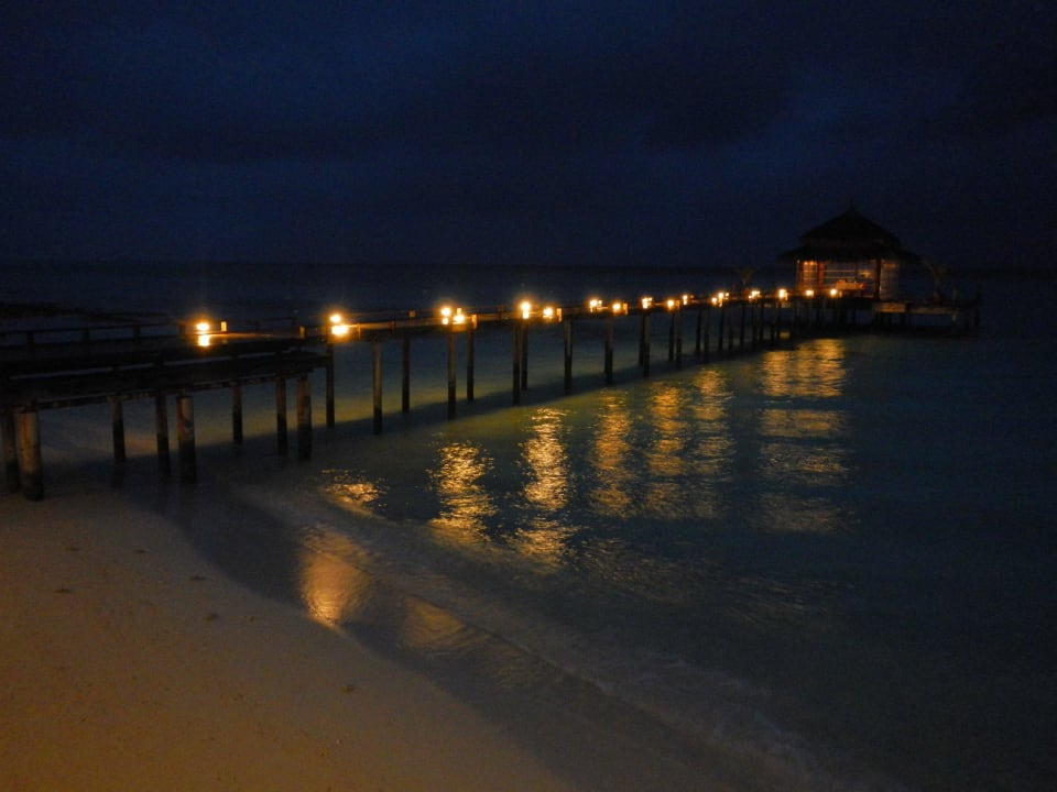 Steg bei Nacht Kuramathi Maldives