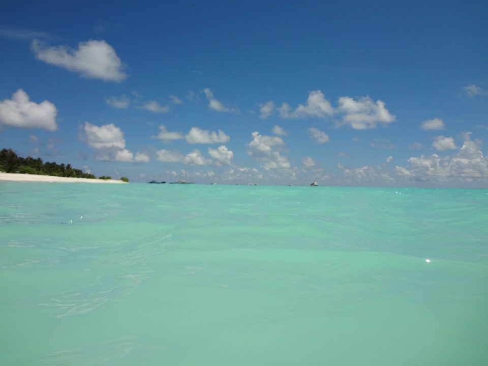 Türkis-blaues Wasser  Meeru Maldives Resort Island
