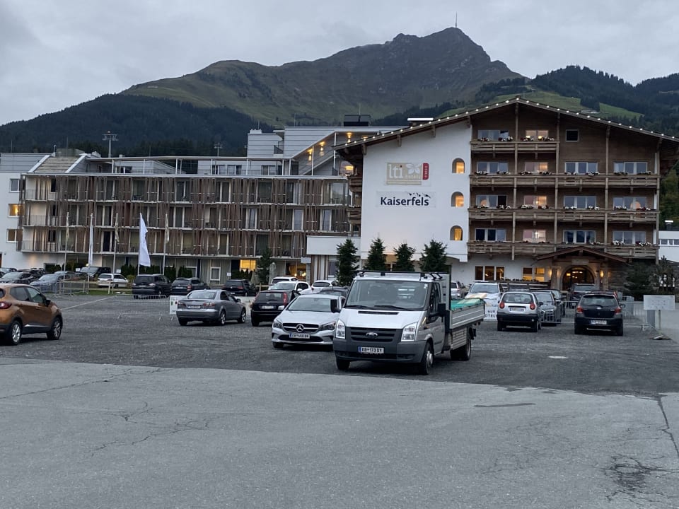 Außenansicht Alpenhotel Kaiserfels