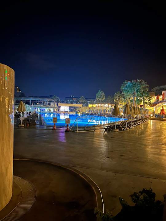 Pool VONRESORT Golden Coast