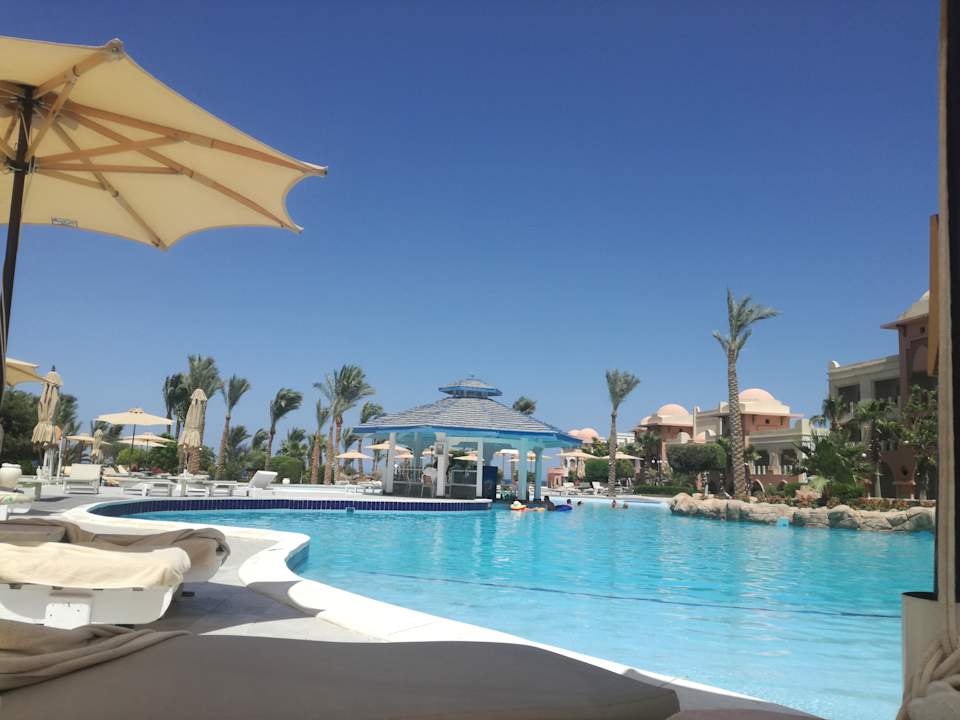 Pool Serenity Alpha Beach